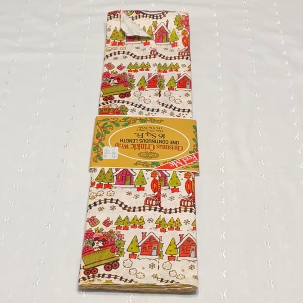 Christmas Crinkle Wrap One Continuous Length - Picture 3 of 4
